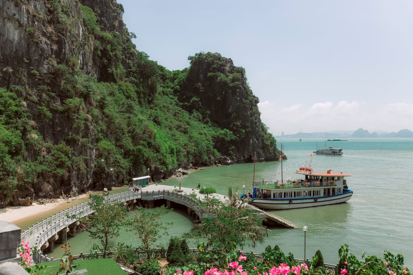 Vietnam Travel Guide 2026 Ha Long Bay Tourist Attractions