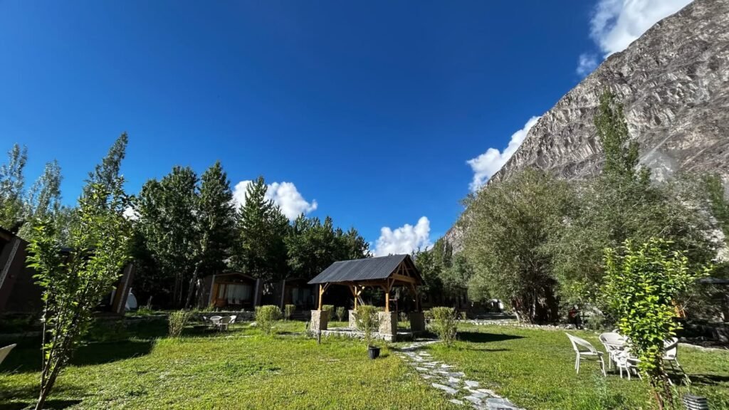 Resort and local stay accommodations featured in Skardu travel guide